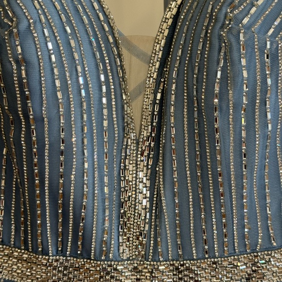 NWT Abby Paris Formal Gown Dress Weddings, Pageants, Proms, Formal Occasions 4 - Picture 3 of 5